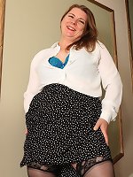 Elegant Tina Lingerie & Stockings Strip & Masturbation